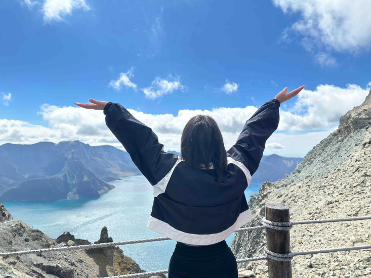 旅行团购达人玩法，10W+素材一键操作，只需要一部手机就能月入过万！资源整合-网赚项目-互联网创业思恩宝库